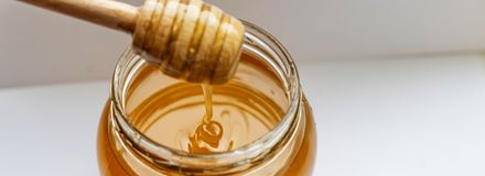 Glorybee-Inc-Use-Honey-Skincare
